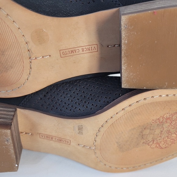 Vince Camuto ankle boots size 10M - Picture 11 of 11